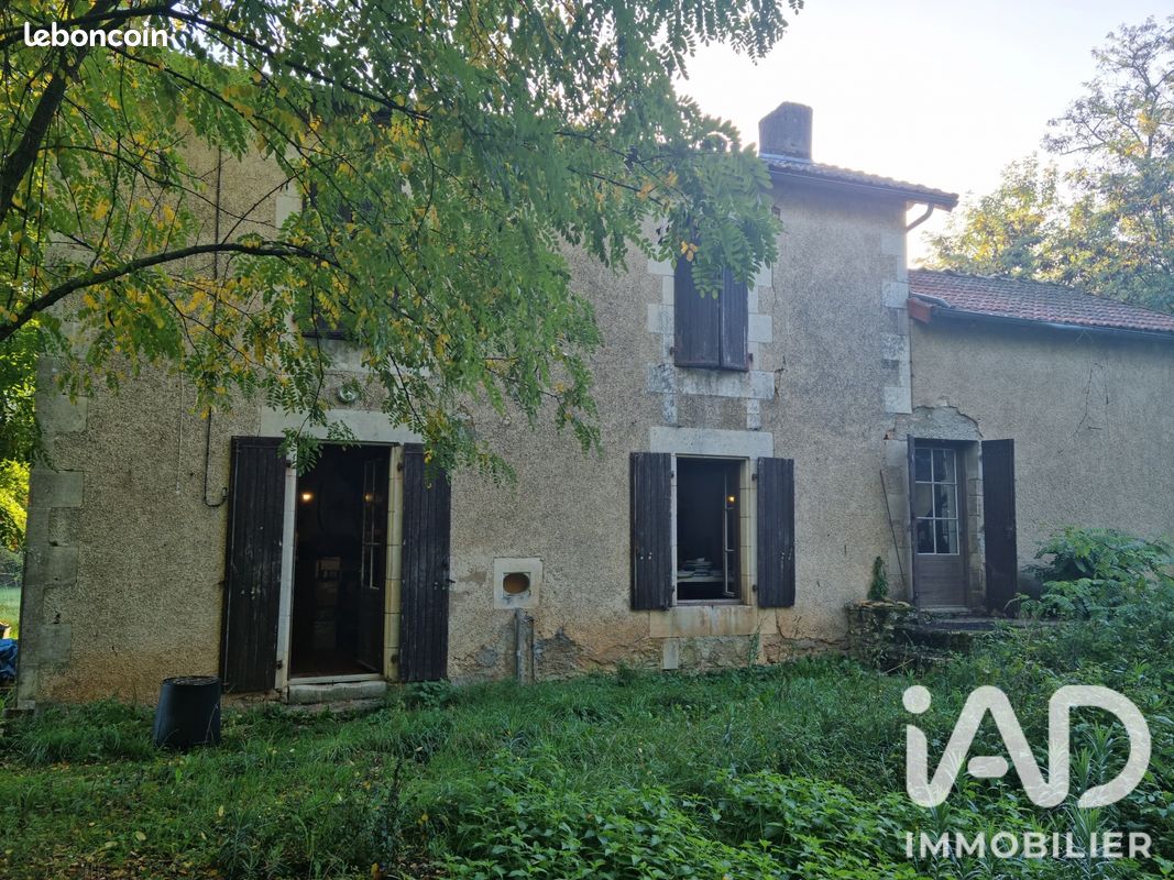 Maison 4 pièces 98 m² · à Valence-en-Poitou · 98 m² · 86 000 €