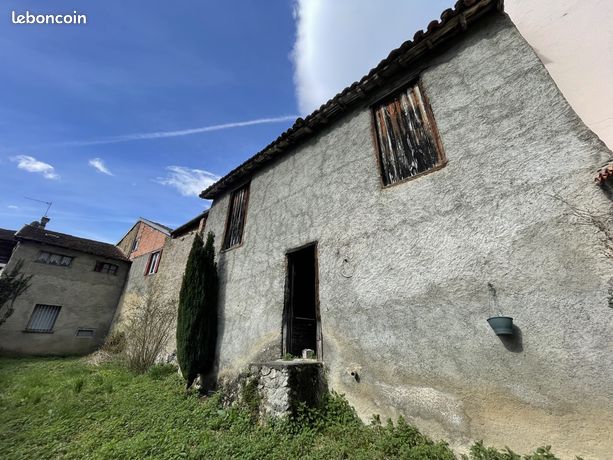Grange 2 pièces 150 m²