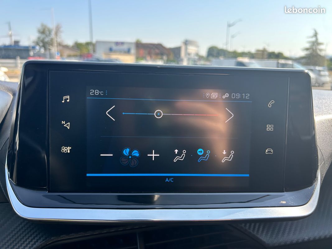 PEUGEOT 208 SOCIETE 1.5 BLUEHDI BVM6 100CH 7275HT CARPLAY - ENTRETIEN COMPLET PEUGEOT -REGULATEUR DE VITESSe (image 10)