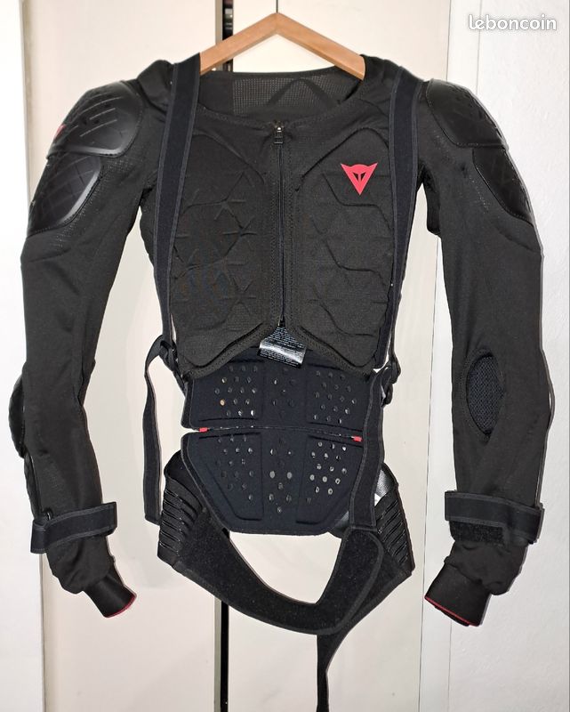 Gilet dainese avec dorsale et short protection dainese (image 1)