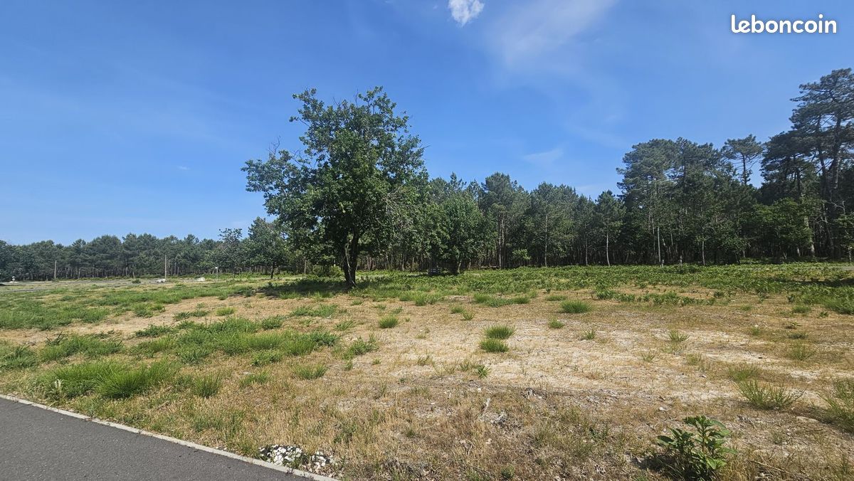 Terrain à bâtir de 1144 m² à VENDAYS-MONTALIVET (33) · 198 000 €