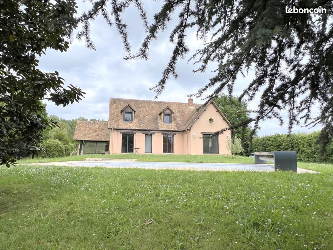 Maison 8 pièces 151 m² · à Savigné-l'Évêque · 151 m² · 291 600 €