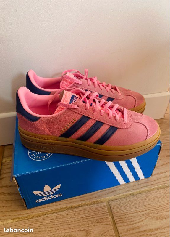 adidas gazelle silver green womens Chaussures Adidas roses et bleues – Design rétro et confort moderne – Club  Chaussures