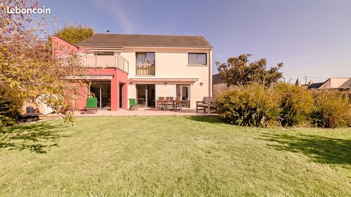 Maison 8 pièces 250 m² · à Plouhinec · 250 m² · 997 500 €