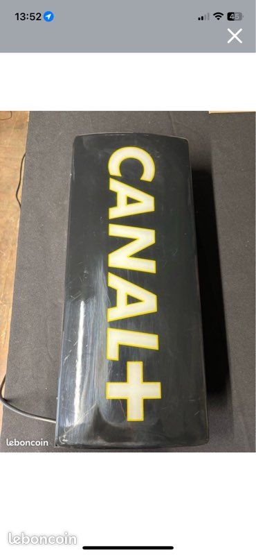 Enseigne lumineuse, Canal+ (image 2)