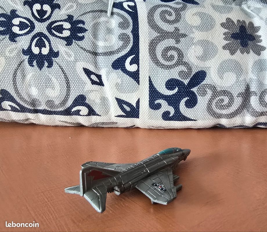 Micro Machines - Galoob - Avion militaire LGTI 1995 (image 2)