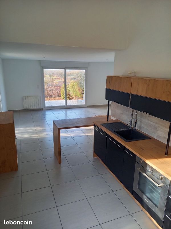 Maison 4 pièces 90 m² · à Ceyzériat · 90 m² · 1 000 €