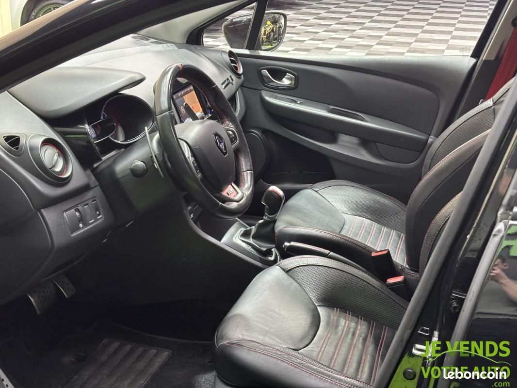 Renault Clio 1.6 T 220ch RS Trophy EDC 5p (image 13)