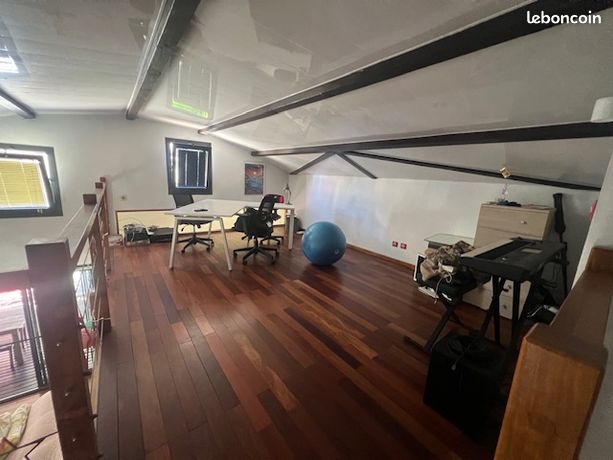 https://img.leboncoin.fr/api/v1/lbcpb1/images/fc/26/33/fc2633392ea4102c823c898b5ac304e634ca698e.jpg?rule=ad-image