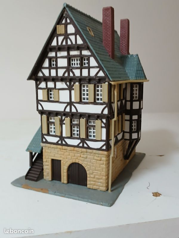 Maquette immeuble avec commerce | Jura Modélisme | Page 1