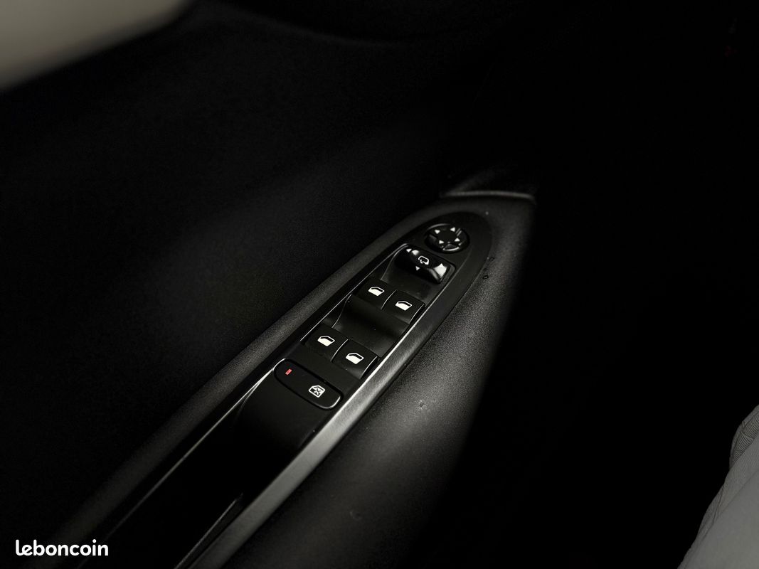 CITROEN C4 C4 BlueHDi 100ch BVM Millenium 1ERE MAIN GPS BLUETOOTH RADAR AVANT/ARRIÈRE AUCUN FRAIS (image 22)