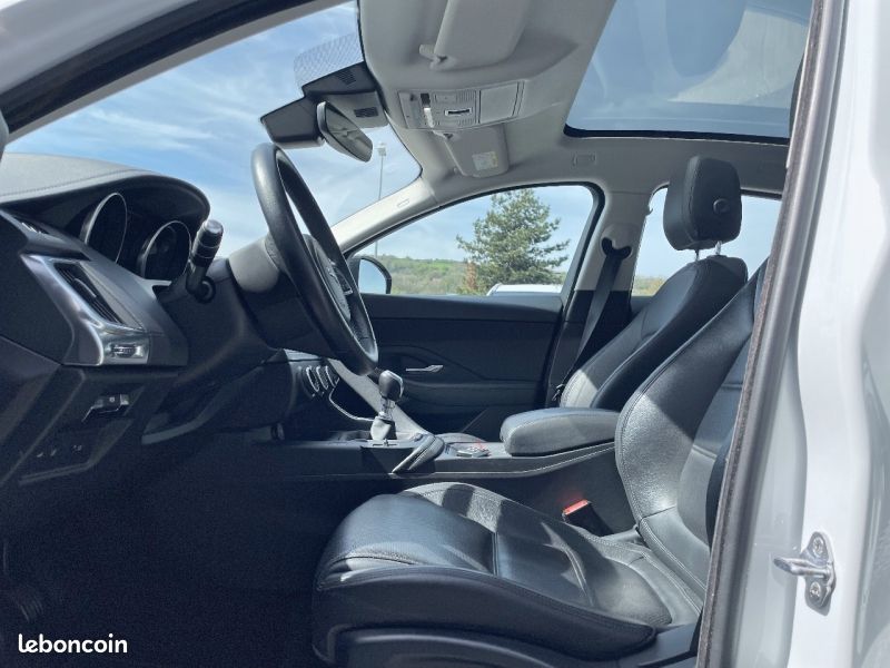Jaguar E-Pace 2.0D 150ch S (image 9)