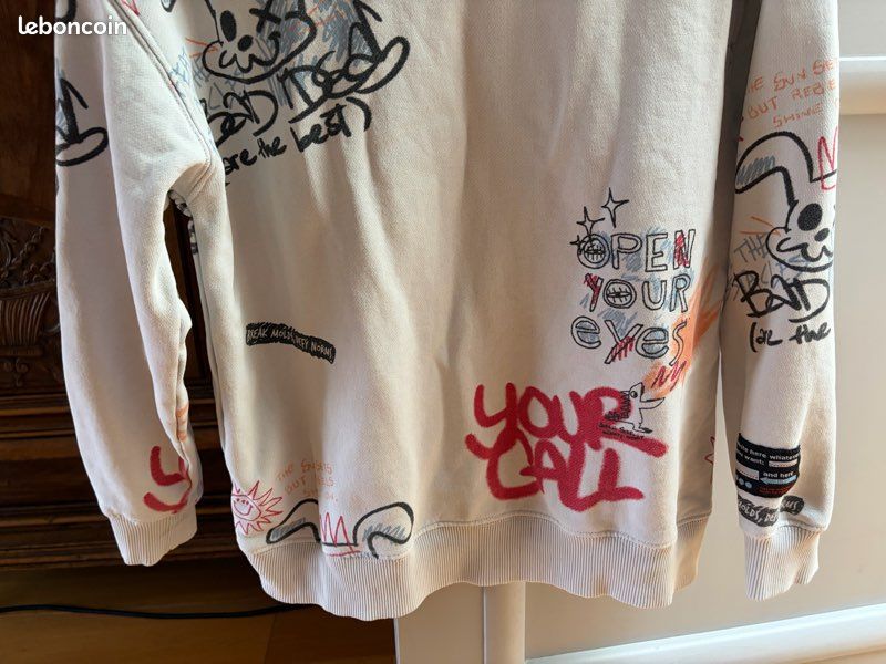 Pull Zara graffiti (image 8)