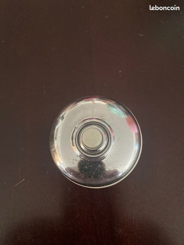 Ancien bouton poussoir porcelaine (image 1)