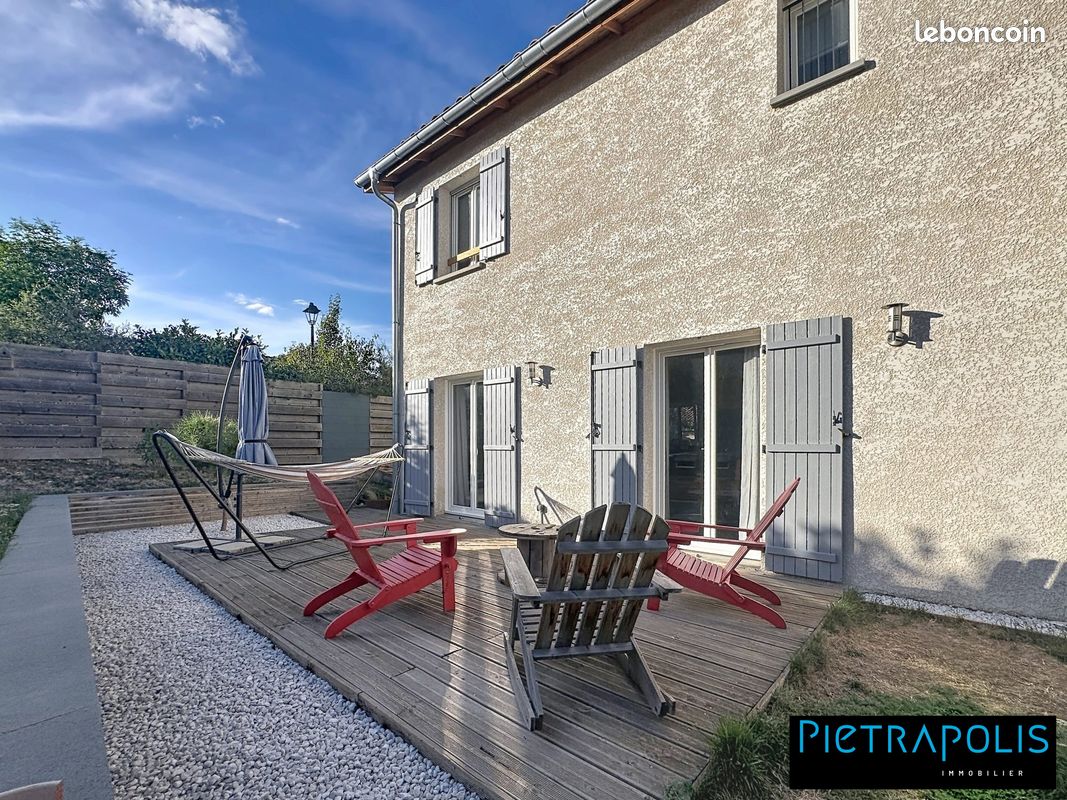 Maison 6 pièces 111 m² · à Fleurie · 111 m² · 330 000 €