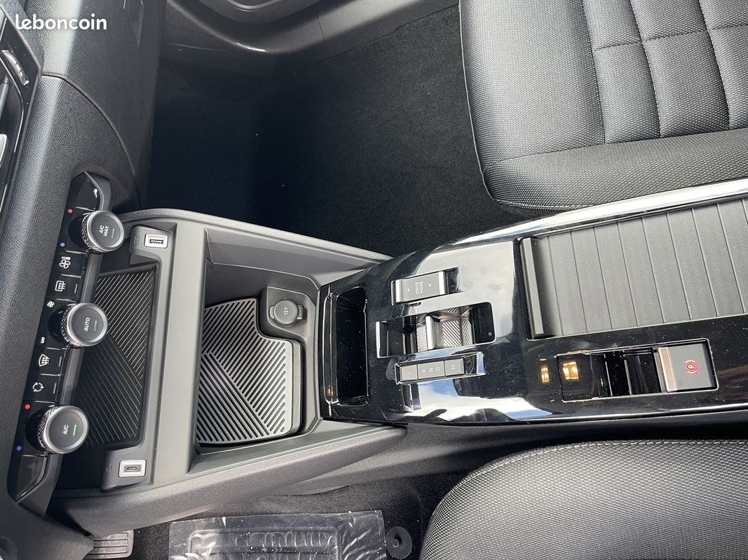 Citroen C4 1.2 HYBRIDE 145CH S&S BUSINESS AUTOMATIQUE (image 15)