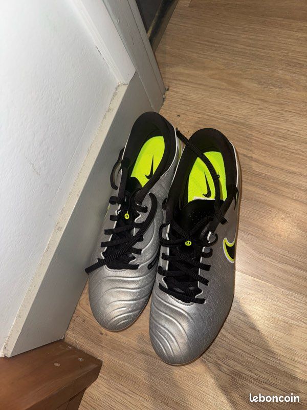 Crampons neuf Nike Tiempo (image 3)