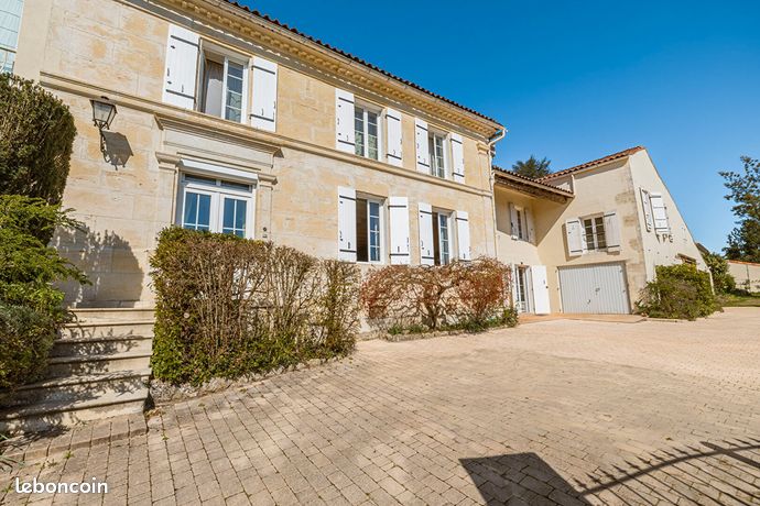 Propriété 10 pièces 426 m²