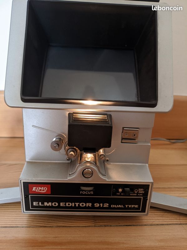 Projecteur de film 16 mm sonore (AP-00-2211(1/2)) - Collection - Catalogue des appareils