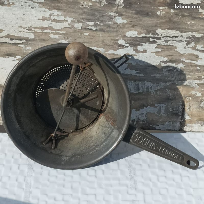 Ancien Moulin Légumes / Ancien Presse Purée (image 1)