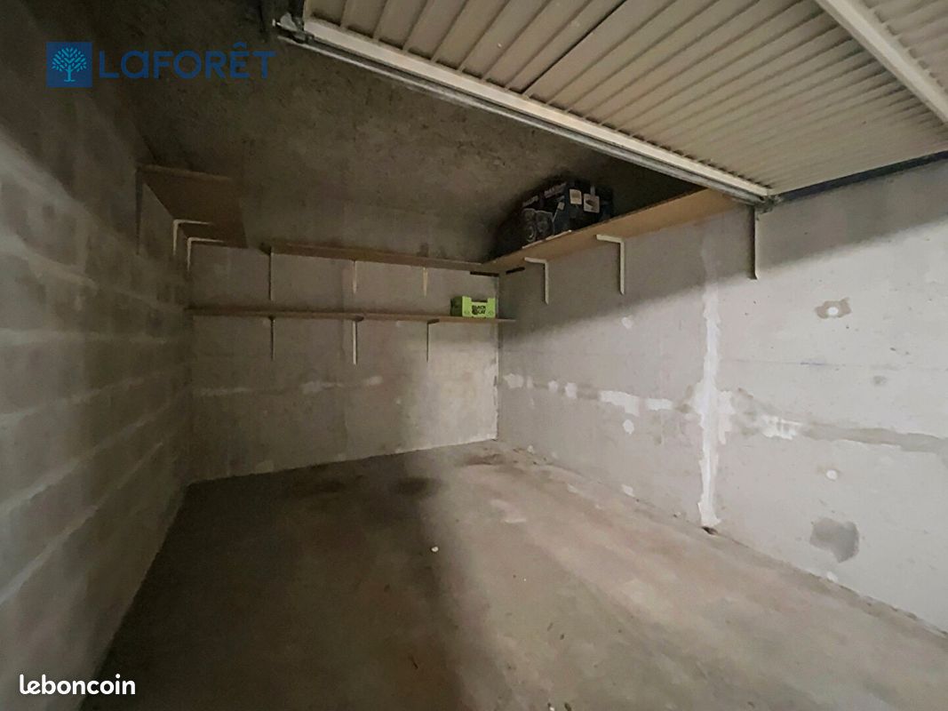 Parking 15 m² · à Hennebont · 15 m² · 100 €/mois