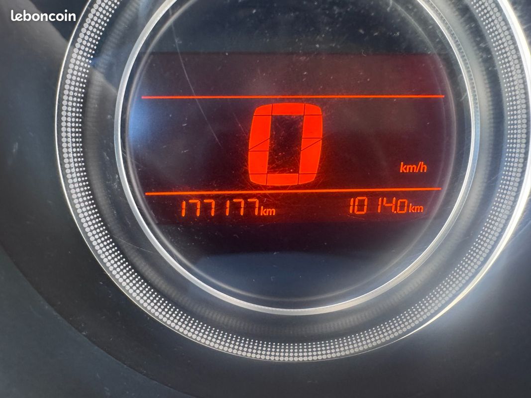 Citroën C4 1.6 BlueHDi 99 cv Feel (image 10)