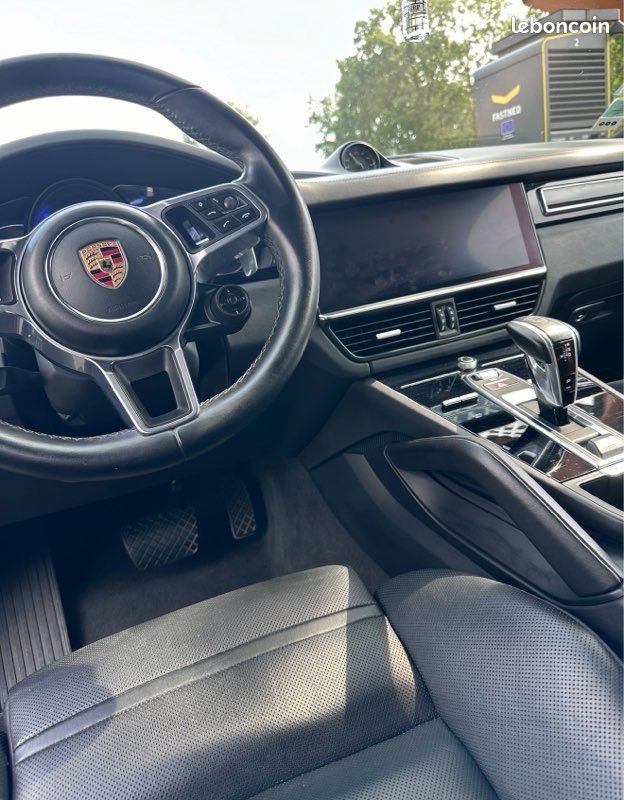 4&4 Porsche Cayenne Hybride Coupé (image 11)