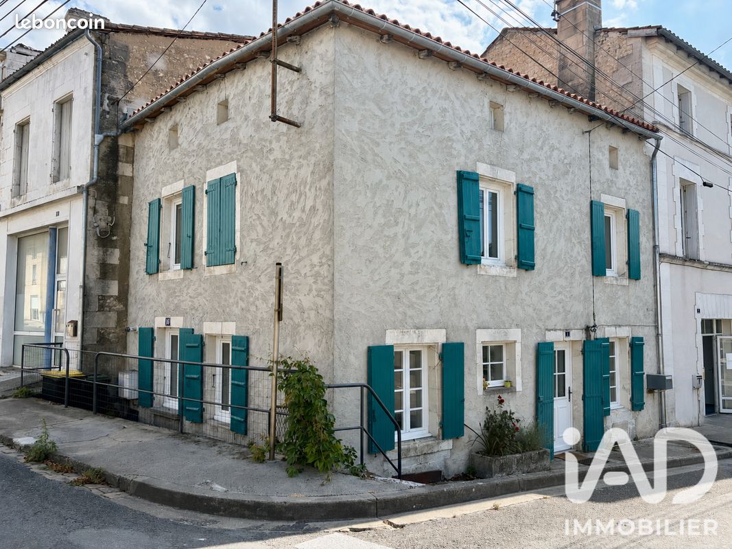 Maison 4 pièces 101 m² · à Barbezieux-Saint-Hilaire · 101 m² · 158 000 €