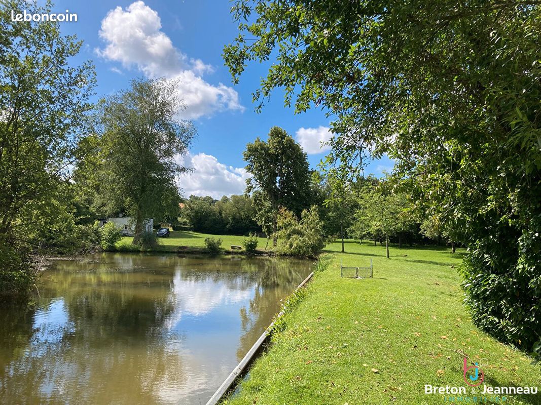 Terrain 7461 m² · à Le Genest-Saint-Isle · 7 461 m² · 85 900 €