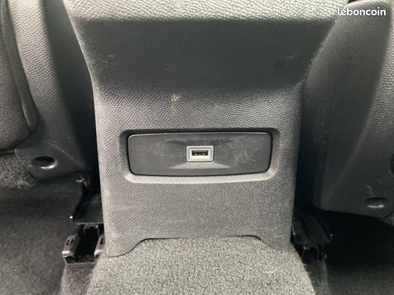 Citroen C4 PureTech 130ch S&S Feel (image 21)