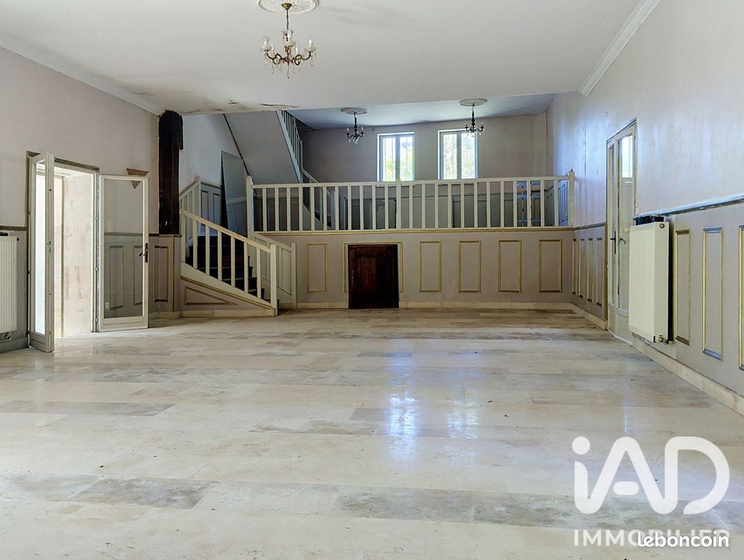 Maison 7 pièces 400 m² · à Romain · 400 m² · 280 000 €