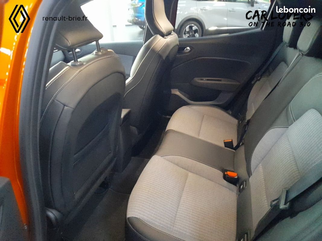 RENAULT Clio E-Tech full hybrid 145 Techno (image 15)