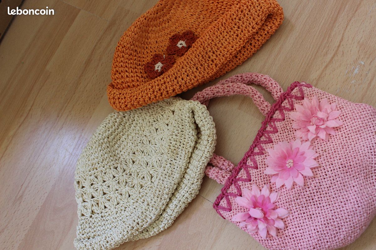 Sac et chapeaux fille (image 1)