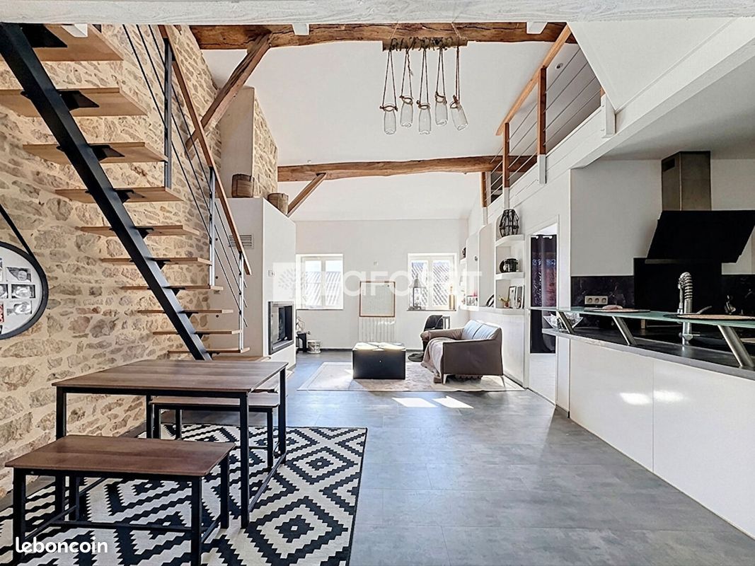 Appartement 4 pièces 100 m² · à Saint-Amour · 100 m² · 135 000 €