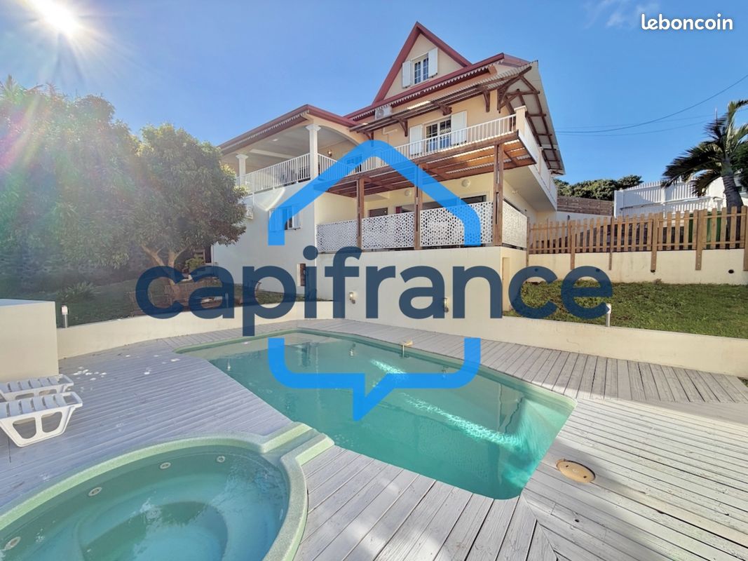 Maison 12 pièces 266 m² · à Saint-Pierre · 266 m² · 670 000 €