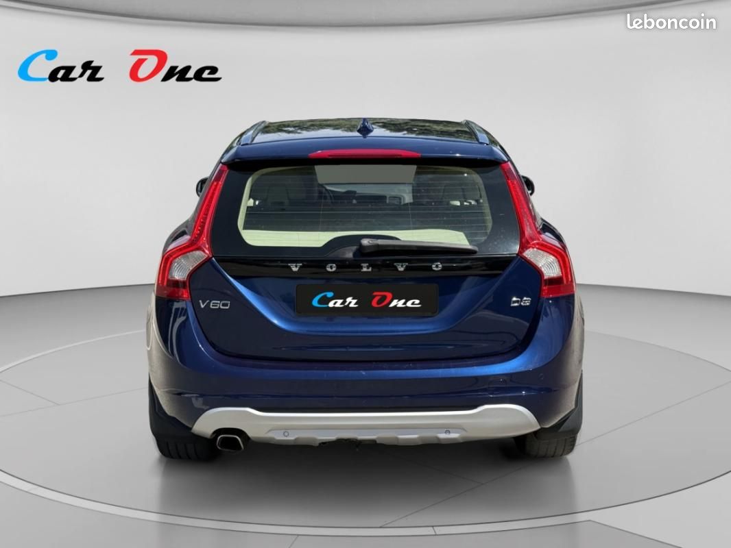 Volvo V60 D4 163 ch StopetStart Ocean Race Edition Geartronic (image 7)