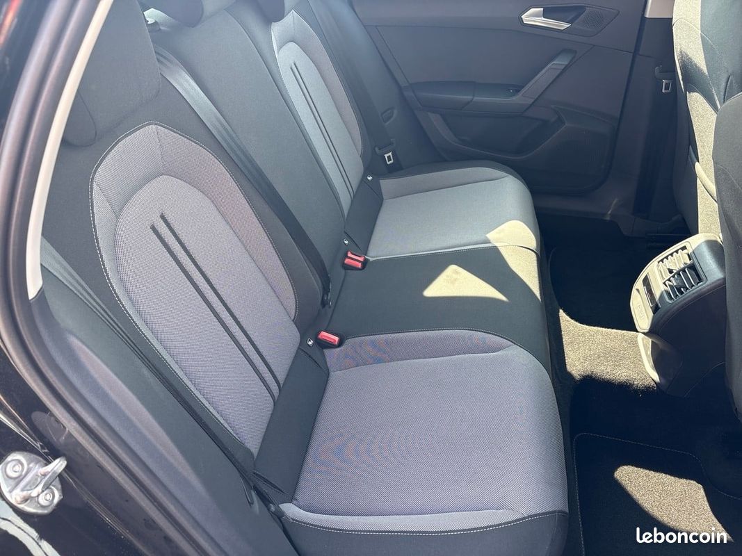 SEAT Leon 1.5 eTSI Hybrid 115 DSG7 Copa (image 27)