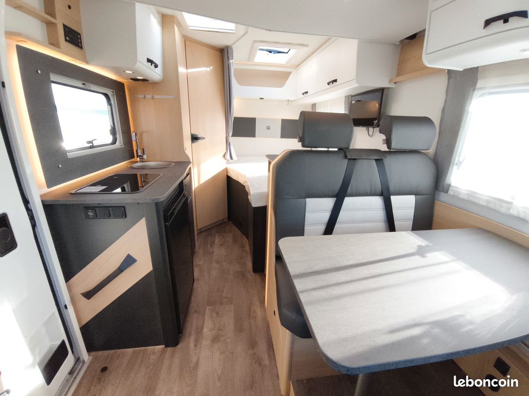 Camping-car profilé SUNLIHGT T58 Adventure Edition, Lit à la française + lit de pavillon, Citroën Jumper 2.2 Hdi 140 Cv BVA (boite automatique). NEUF de 2026, T 58 (image 8)