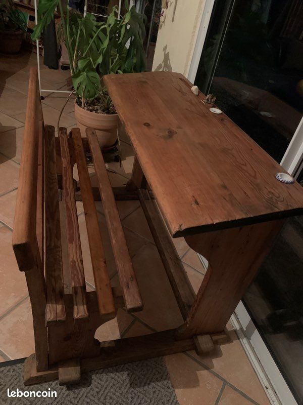 Bureau ancien en bois (image 1)