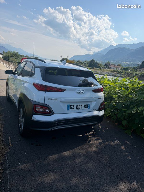 HYUNDAI KONA 64kw (image 2)