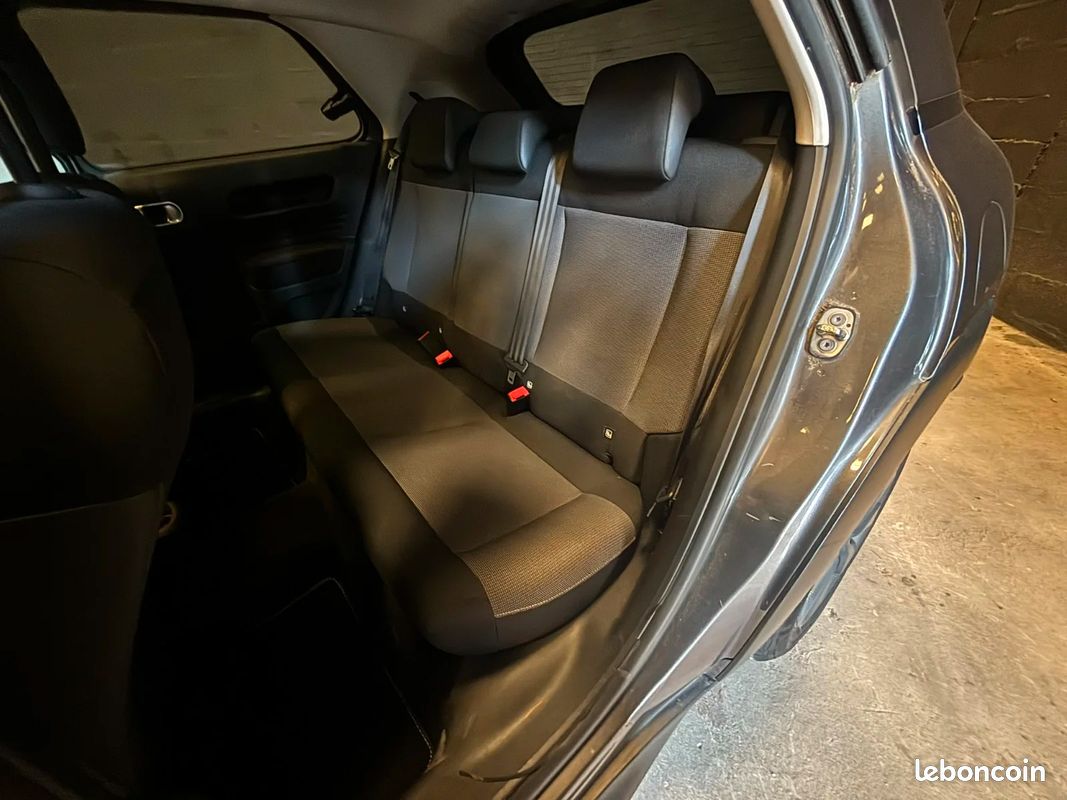 CITROEN C4 CACTUS BlueHDi 100 Shine *DISTRIBUTION OK (image 21)