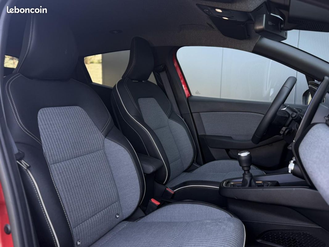 RENAULT CLIO V ECO-G 100 Techno avec Packs : Multimedia, Parking 360 et Safety (image 4)