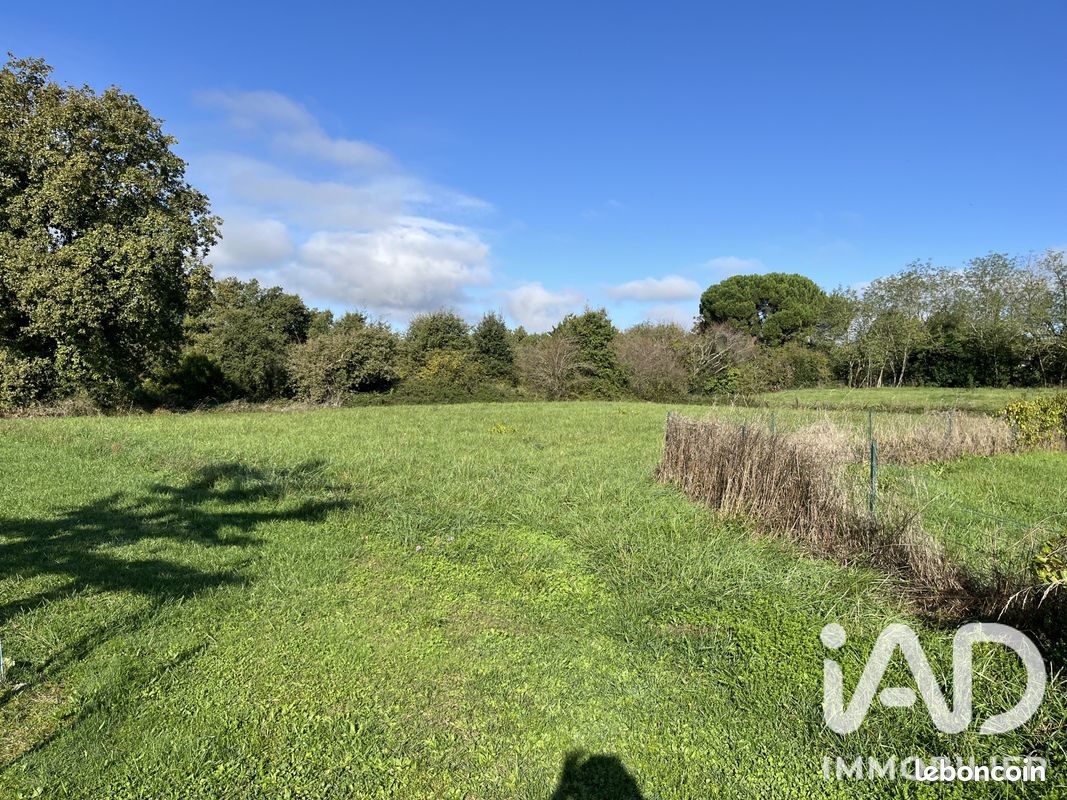 Terrain 2002 m² · à Gondrin · 2 002 m² · 28 000 €
