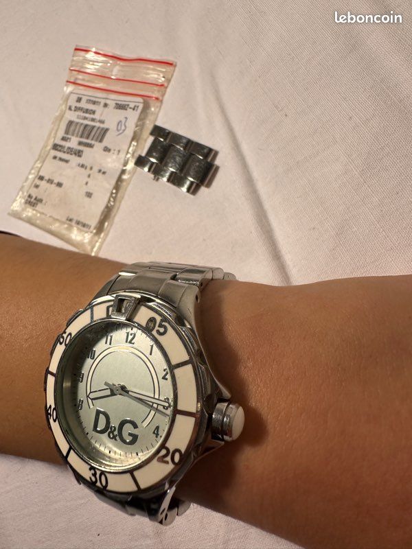Vintage Dolce & Gabbana D&G White Silver Watch – Stainless  display picture 2