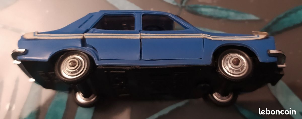Miniature CIJ Renault Prairie 3/42 échelle 1:43 – Collection Voiture Ancienne