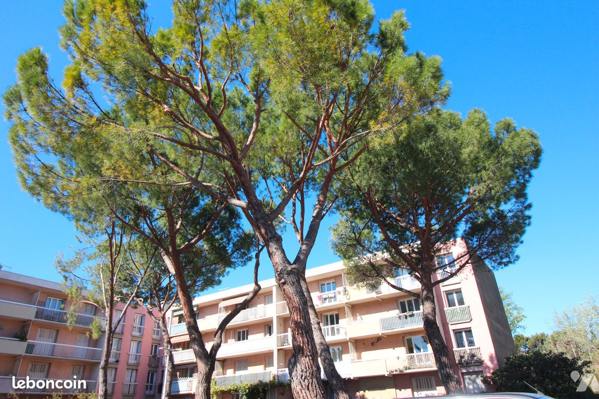 Appartement 3 pièces 70 m² · à Aix-en-Provence · 70 m² · 180 000 €