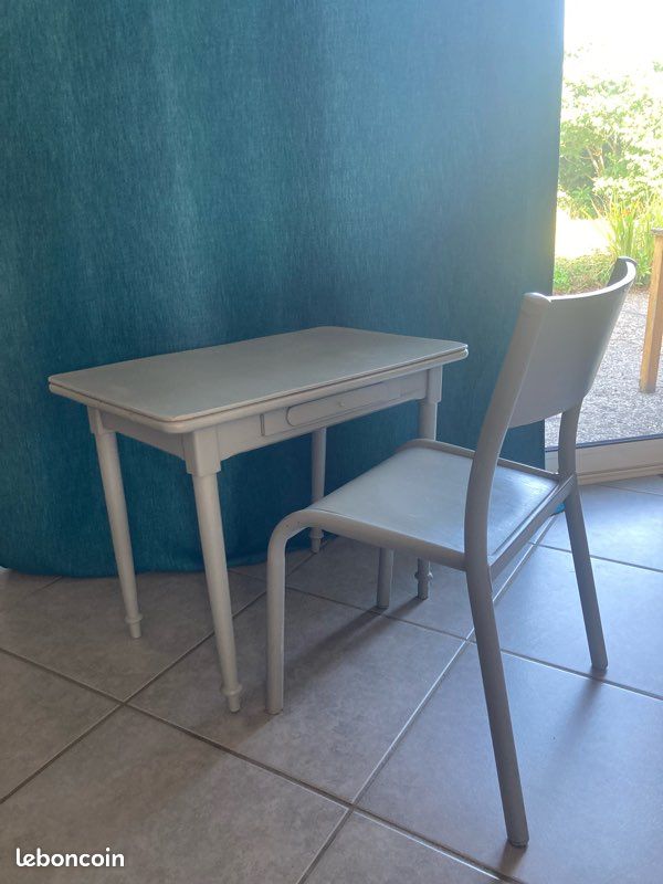 Mini bureau et chaise enfant (image 1)