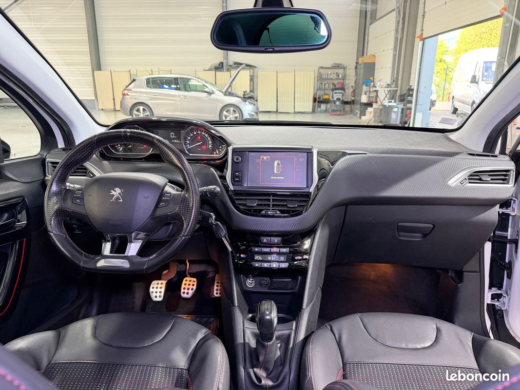 Peugeot 208 1.6 hdi 100 ch gt-line / radar de recul / carplay / clim auto / sieges bacquet / gps / garantie (image 4)