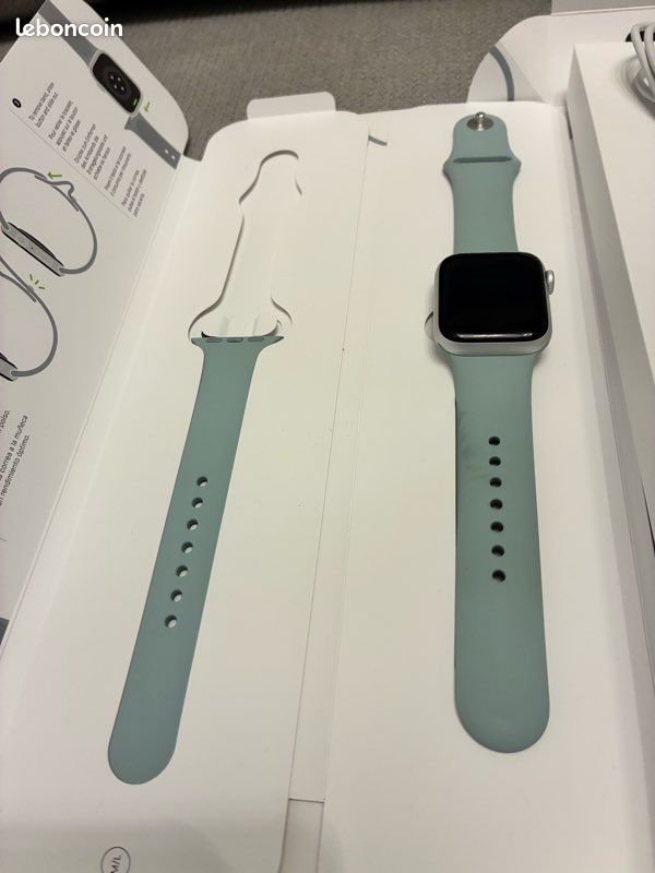 Apple Watch SE (image 2)
