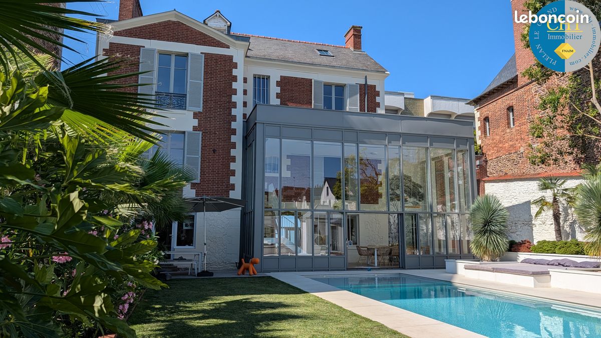 Maison 8 pièces 250 m² · à Rennes · 250 m² · 2 058 000 €